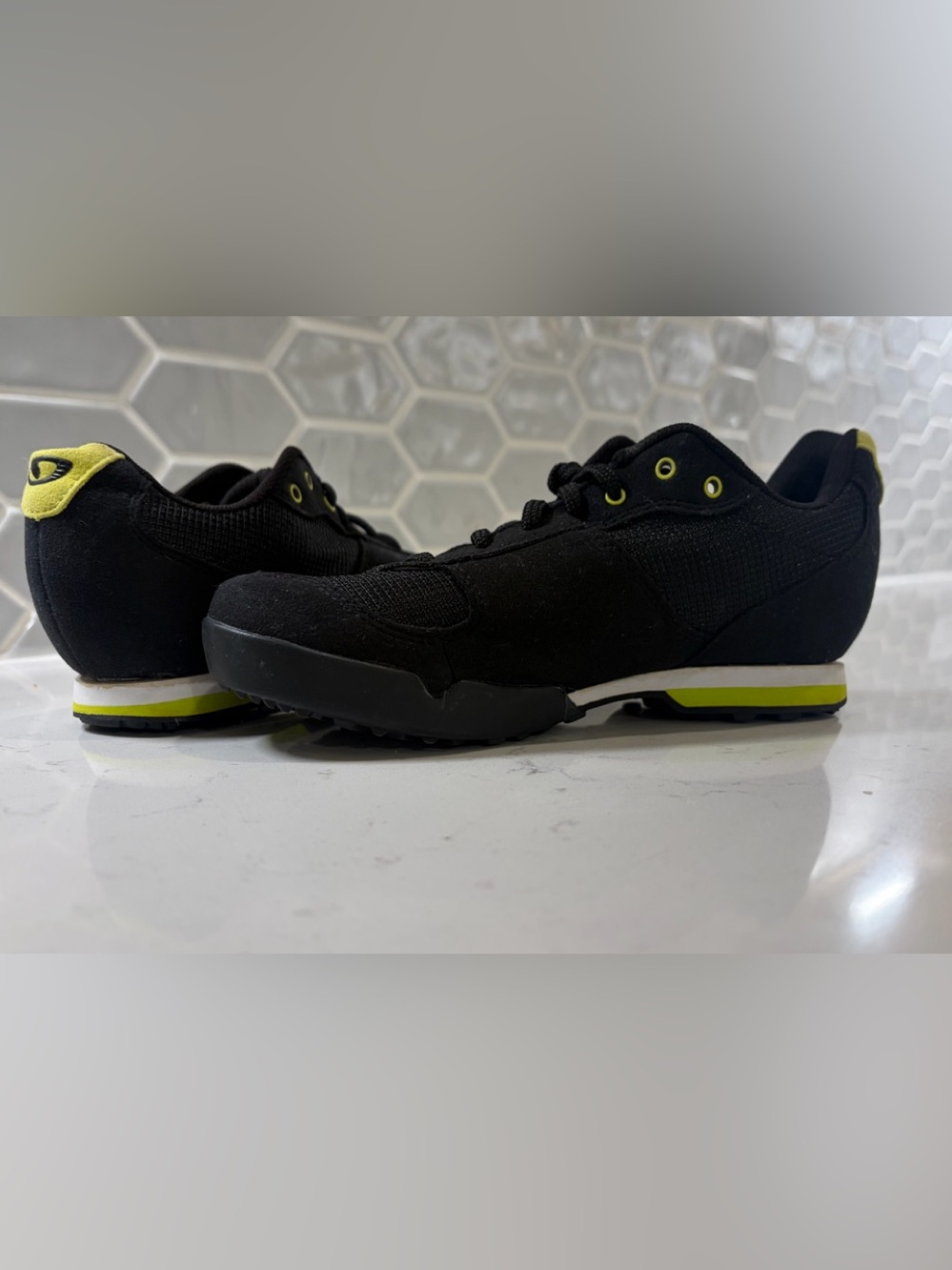 GIRO Cycling Shoes/ Spin Shoes With SPD Clips